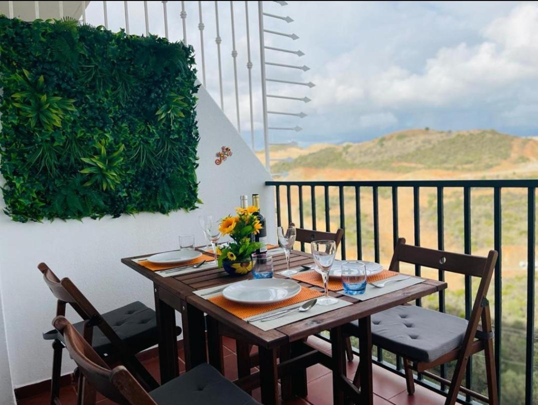 Two Bed, Two Bath Apartment With Sea Views - Angel De Miraflores Málaga Buitenkant foto