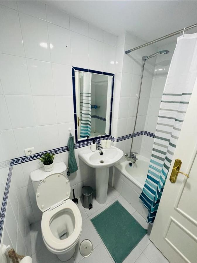 Two Bed, Two Bath Apartment With Sea Views - Angel De Miraflores Málaga Buitenkant foto